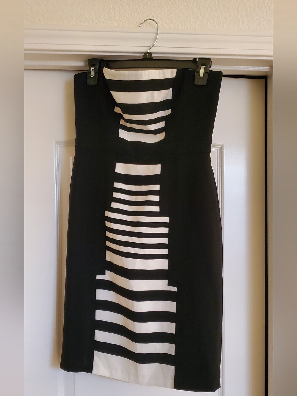 BCBGMaxAzria Women's Black and White Strapless Stripe Sheath Dress NWT